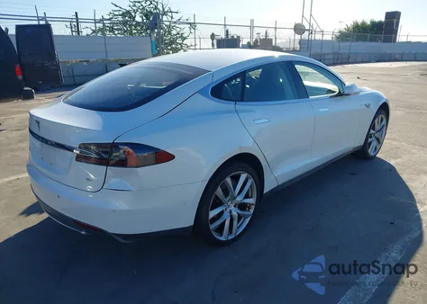 2015 Tesla Model S 60/70/85 из США, поврежденный, VIN 5YJSA1H18FFP75908